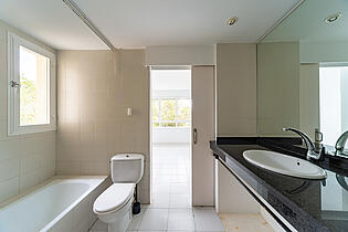 8. Bathroom in Illetas